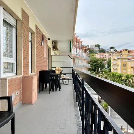 Apartment Appartemento Sul Lungomare By Tempovacanza *